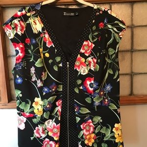 NY & Co sleeveless zippered top